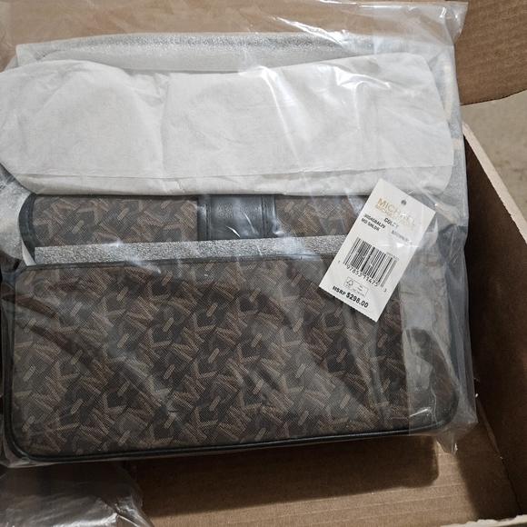 Michael Kors Medium Empire Monogram Shoulder Handbag - Picture 7 of 8